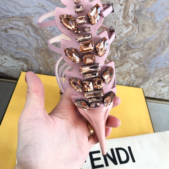 🎉HP🎉 Fendi Crocodile Crystal Embellished Sandals - Picture 6 of 8